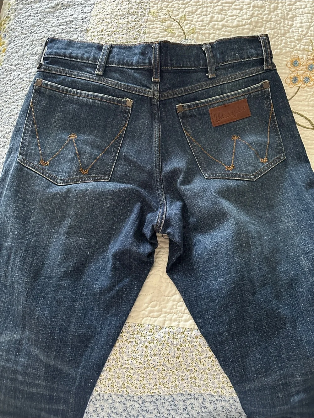 Wrangler Relaxed Fit Men's Jeans - Indigo Blue